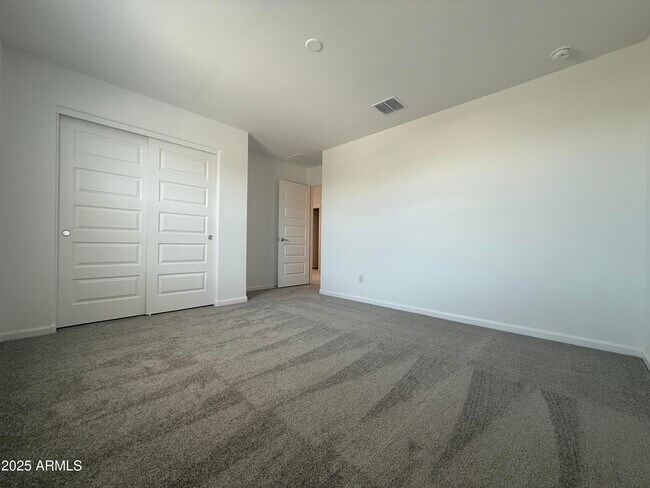 Building Photo - 9544 W Pinchot Ave