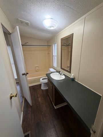 Building Photo - 1620 E Reno Rd