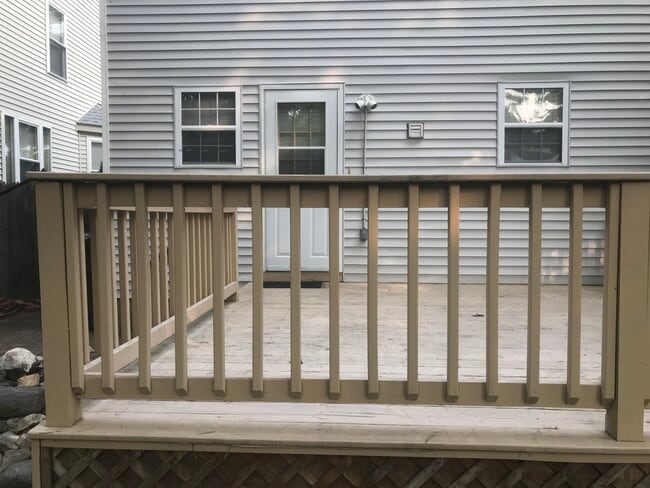 Building Photo - 16 Bowstring Way