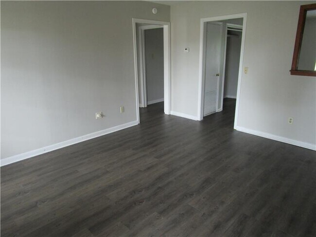 Building Photo - 204 Cantal Dr