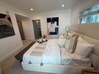 Building Photo - 239 S Marengo Ave