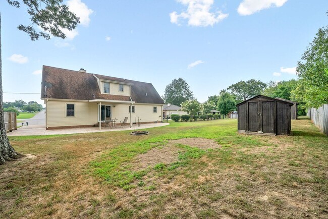 Building Photo - Nice Home on Cul-Du-Sac Large Backyard clo...