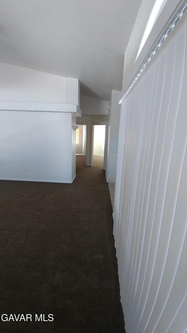 Building Photo - 9137 Evelyn Ave