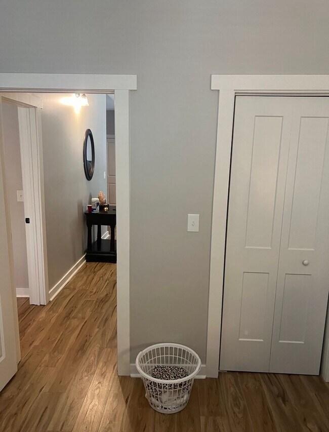 Building Photo - 1917 W Madison St