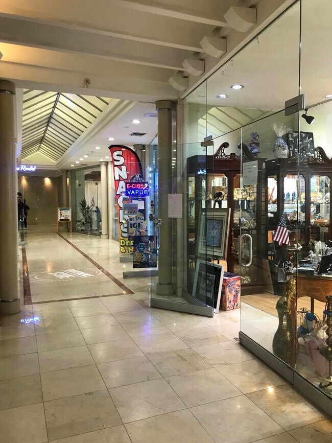 Building Photo - 19201 Collins Ave