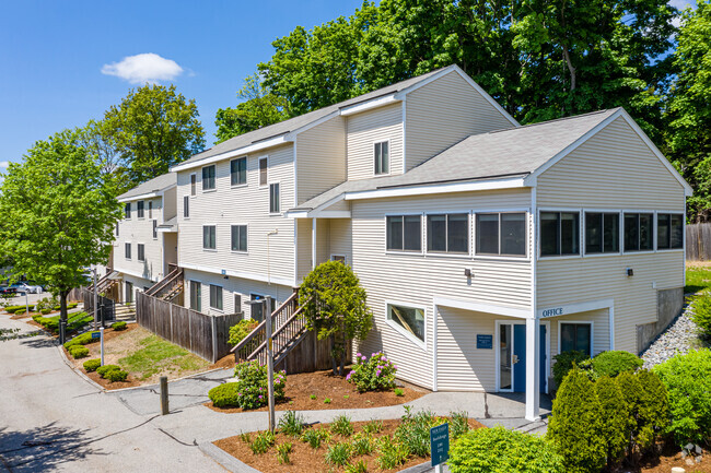 Building Photo - New Falls Apartments