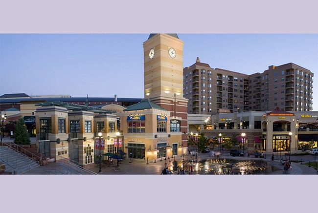 Building Photo - 606 W S Temple St