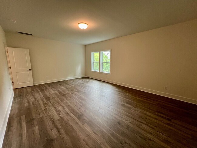 Building Photo - 2429 Vetrina Wy