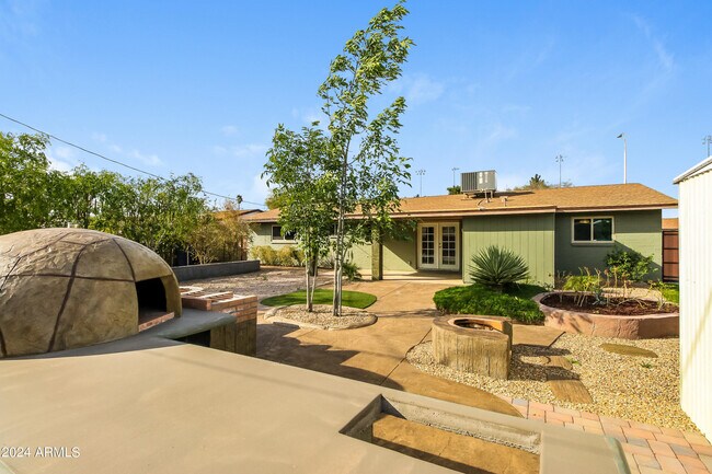 Building Photo - 1239 W Toledo St