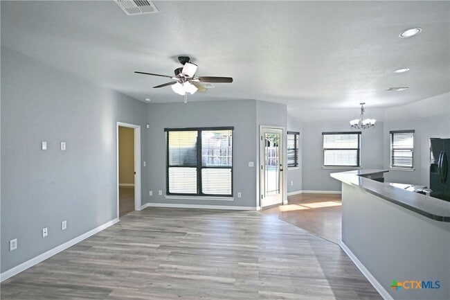 Building Photo - 2207 Hazelwood Dr