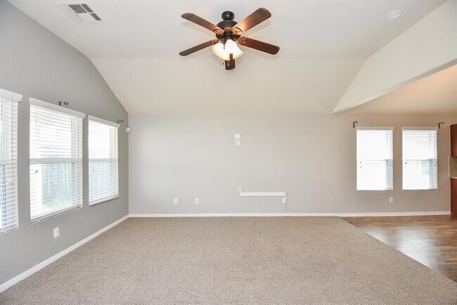 Building Photo - 3102 Apple Dale Dr