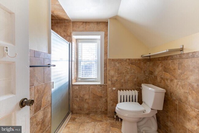 Building Photo - 2216 Georges Ln