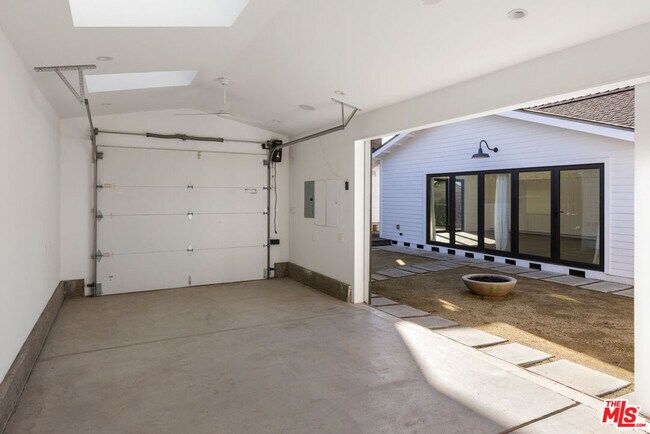 Building Photo - 4525 Melbourne Ave