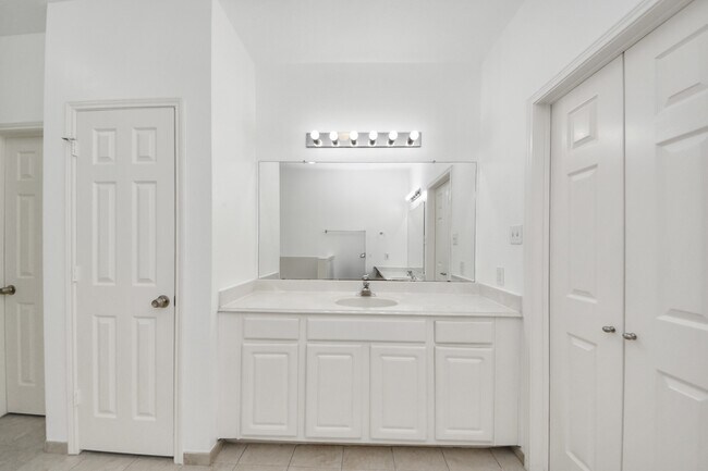 Building Photo - 3138 Waters View Dr