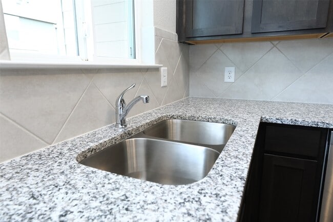 Building Photo - 2528 Westslope Dr