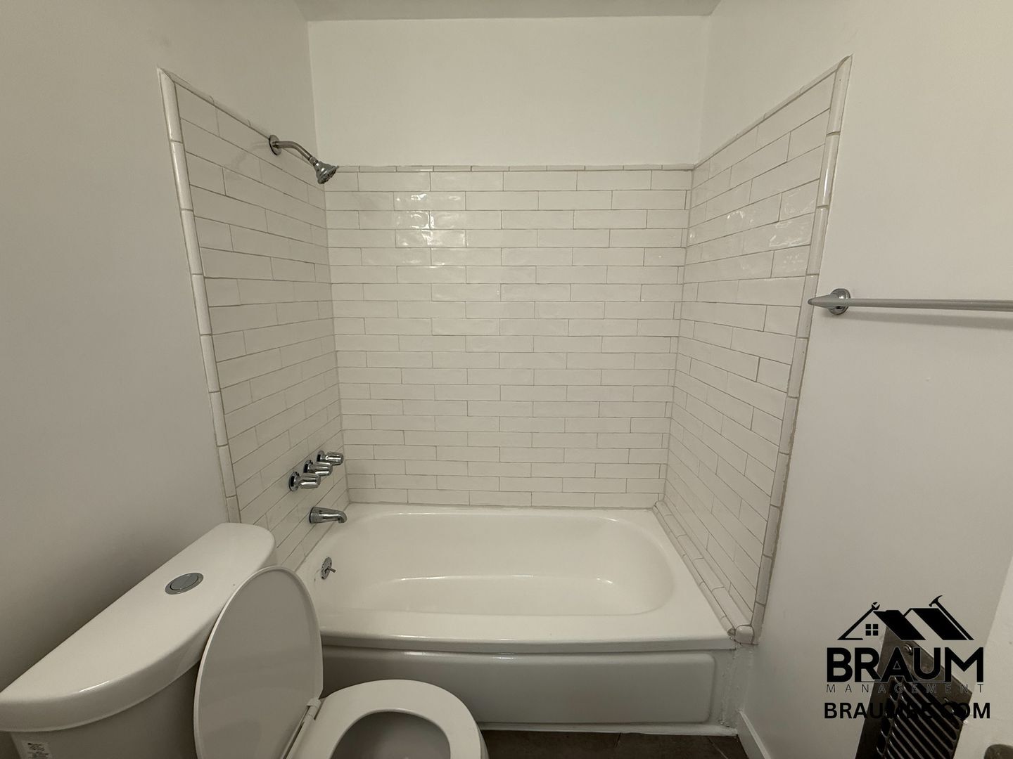 Building Photo - 5611 Fulcher Ave