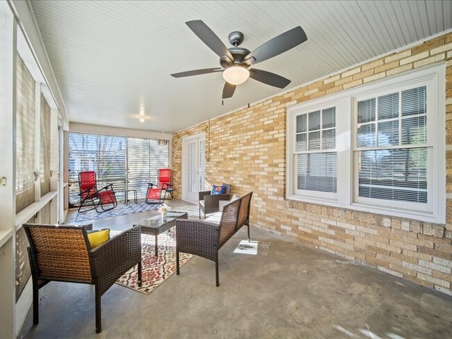 Building Photo - 3701 S Richmond Ave