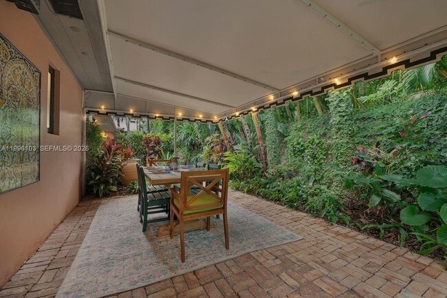 Building Photo - 226 Chilean Ave