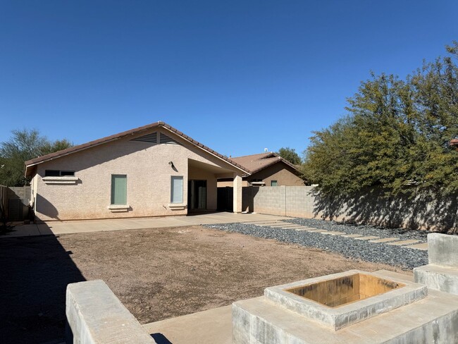 Building Photo - Spacious four bedroom for lease in Laveen Meadows!