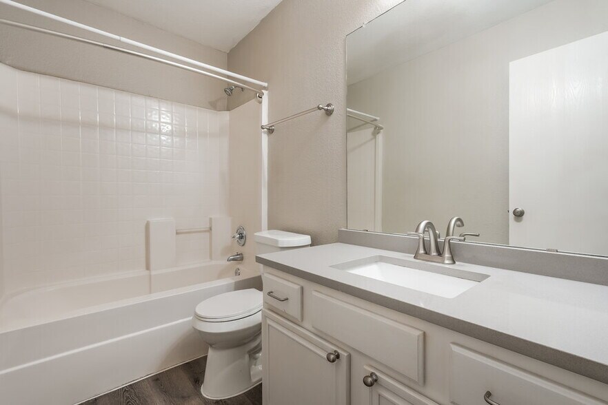 Building Photo - 1213 Misty Meadow Dr