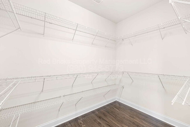 Building Photo - 8608 Lavender Pl