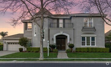 Building Photo - Pleasanton Ridge 5 bed/5 bath, Solar, Amen...