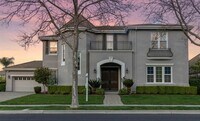 Building Photo - Pleasanton Ridge 5 bed/5 bath, Solar, Amen...