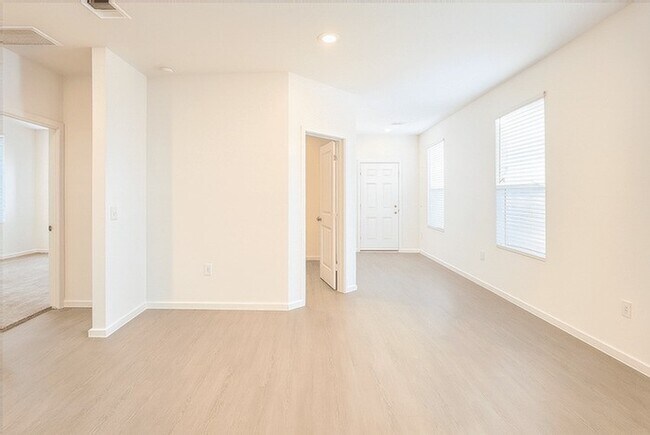 Building Photo - 26231 Arrowleaf Dr