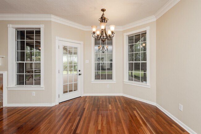 Building Photo - 215 Sunset Ridge Dr