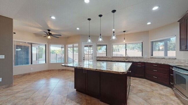 Building Photo - Very nice single level home