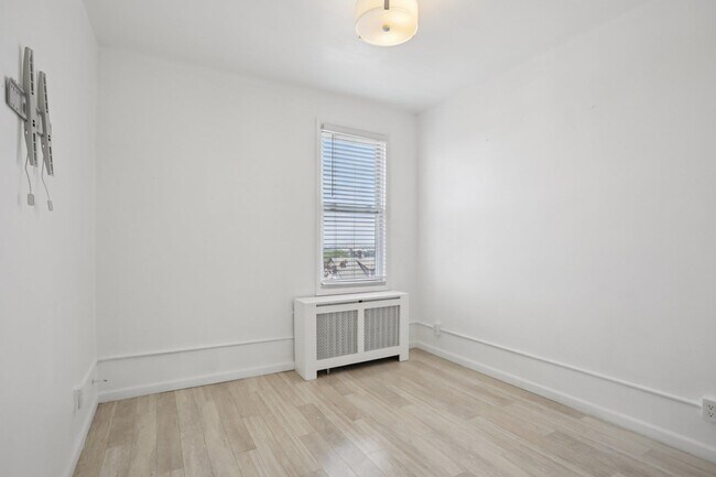 Building Photo - 9021 Smith Ave