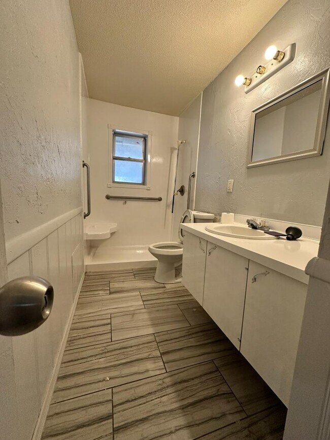 Building Photo - 860 S Scott St