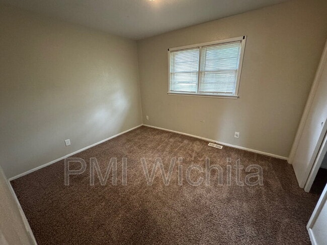 Building Photo - 2751 N Vassar Ave