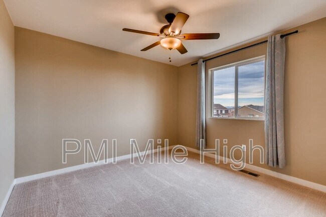 Building Photo - 10057 Quintero St
