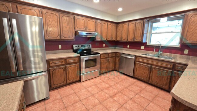 Building Photo - 3 Bedroom in Harrah