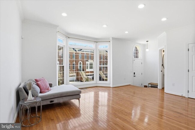 Building Photo - 4550 Fair Valley Dr