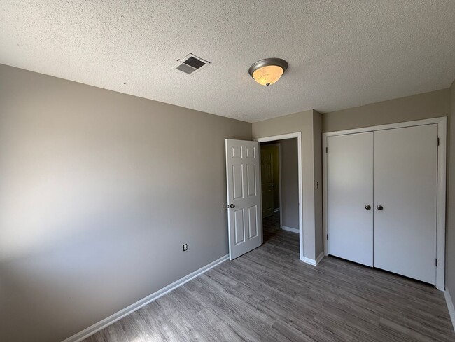 Building Photo - 348 Schley Dr