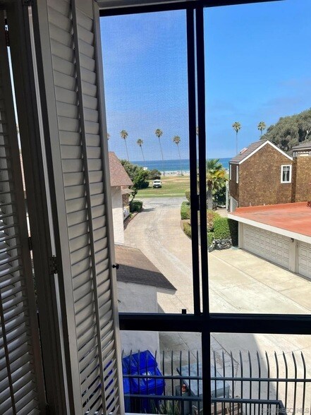 Building Photo - 8263 Camino Del Oro