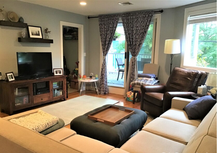 Building Photo - 60 Magnolia Ave