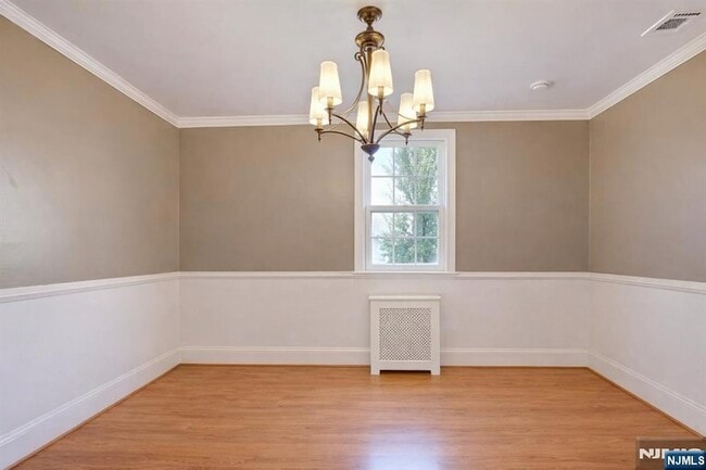 Building Photo - 355 Elm St