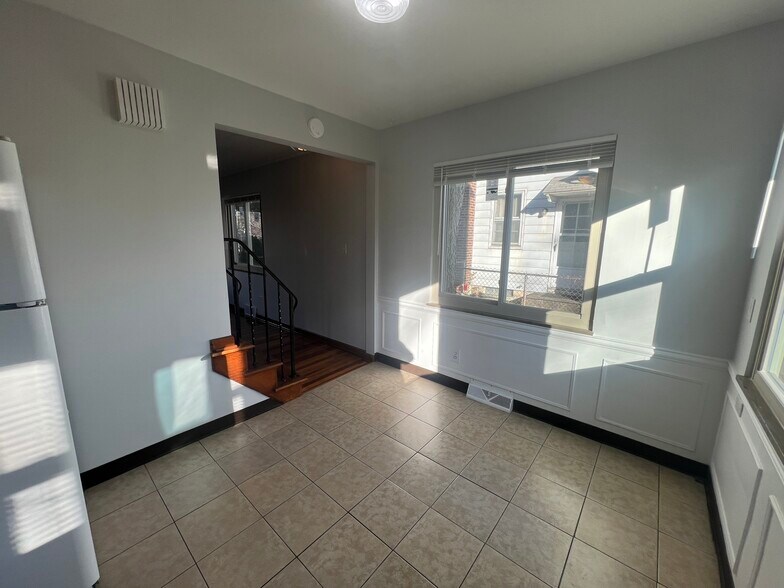 Building Photo - 1324 Meadow Rd