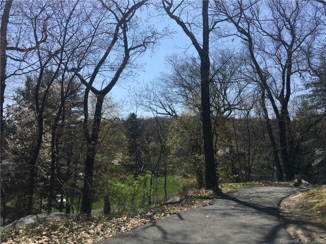 Building Photo - 22 Horseshoe Rd