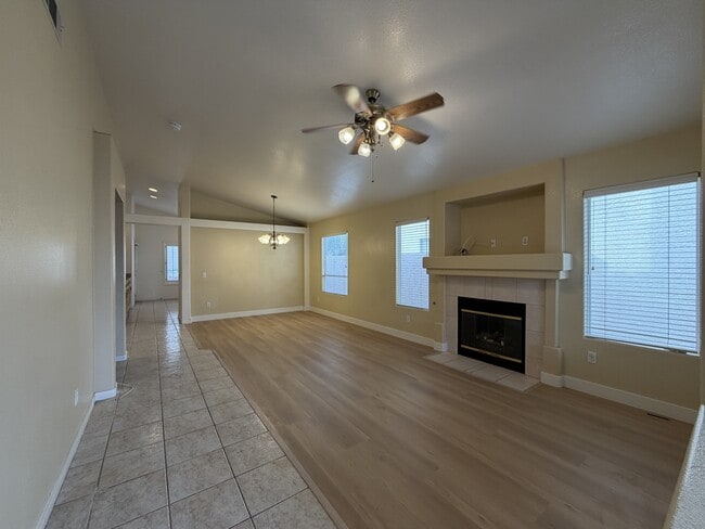 Building Photo - 3317 Moon River St