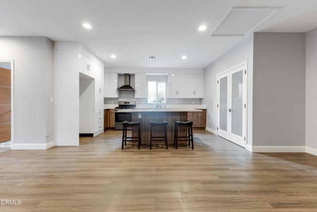 Building Photo - 1115 S Wilton Pl