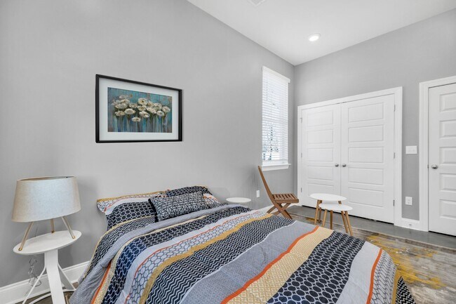 Interior Photo - Bailey Row - 2105