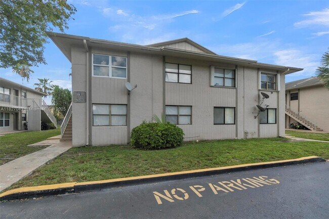 Building Photo - 15348 SW 72nd St