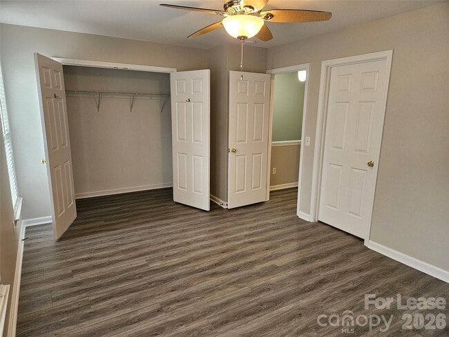 Building Photo - 10427 Alexander Martin Ave