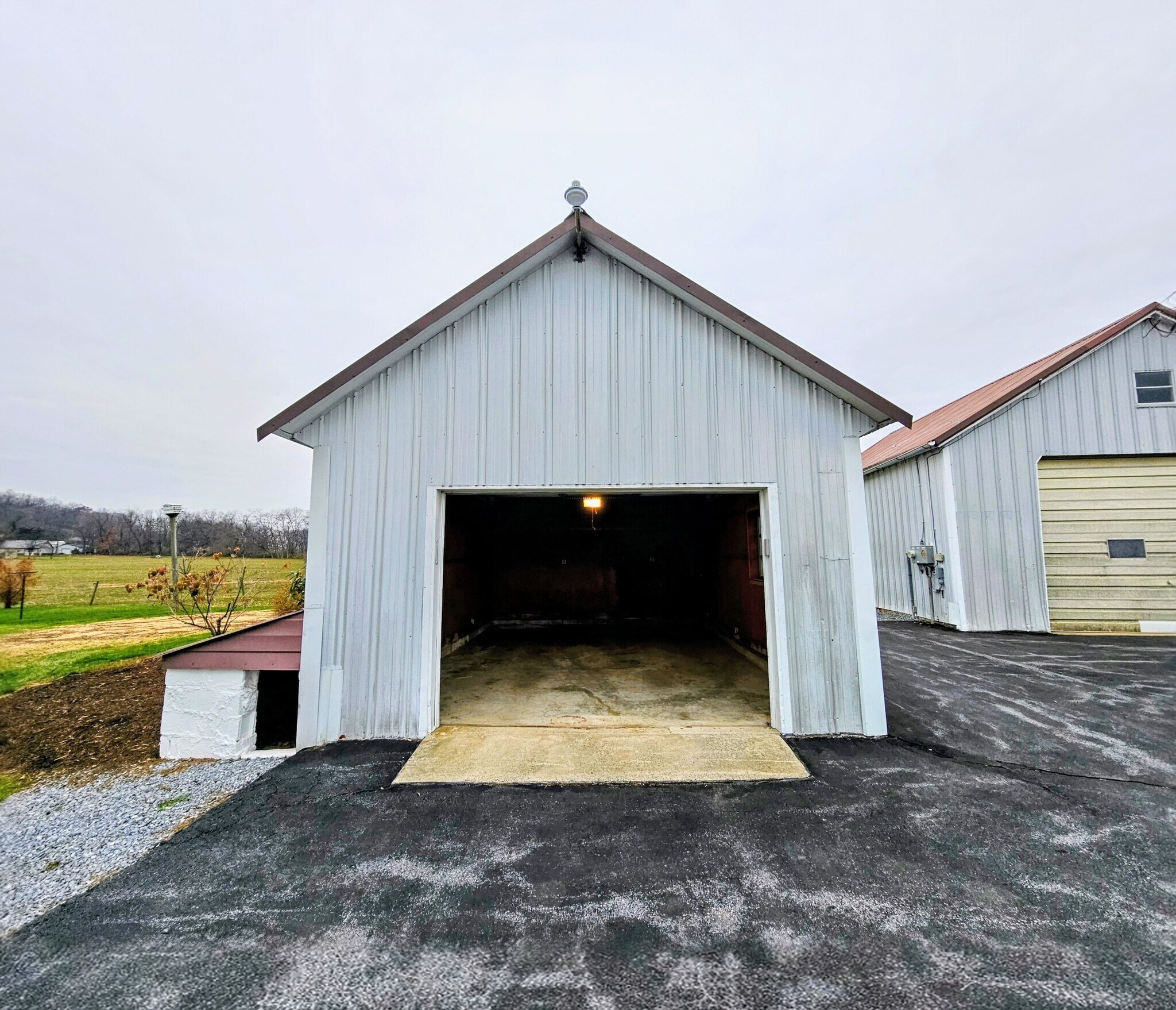 Building Photo - 105 S Windy Mansion Rd