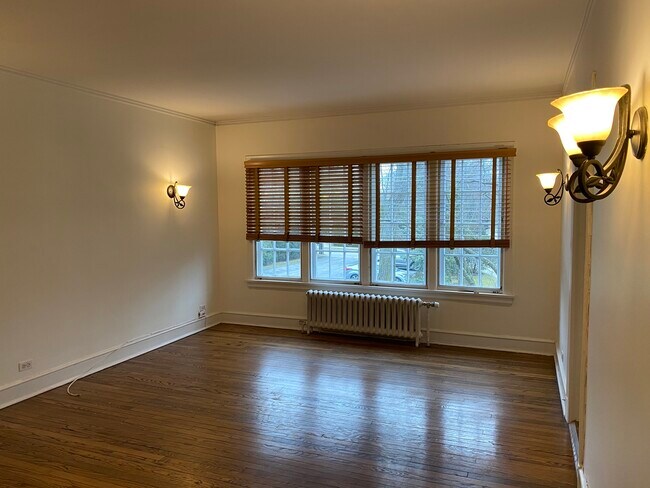 Building Photo - 551 Hill Terrace