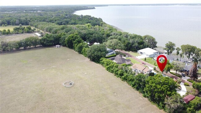 Building Photo - 6846 Lake View Dr